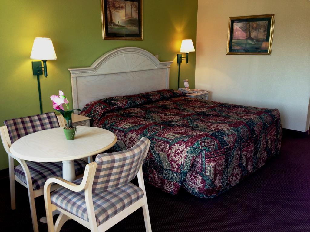 Holiday Terrace Inn - Pigeon Forge Habitación foto
